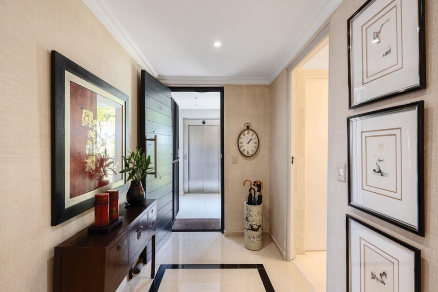 3 Bedroom Property for Sale in Sea Point Western Cape